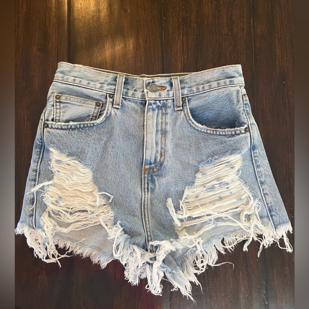 CARMAR distressed denim light wash shorts - size 26
